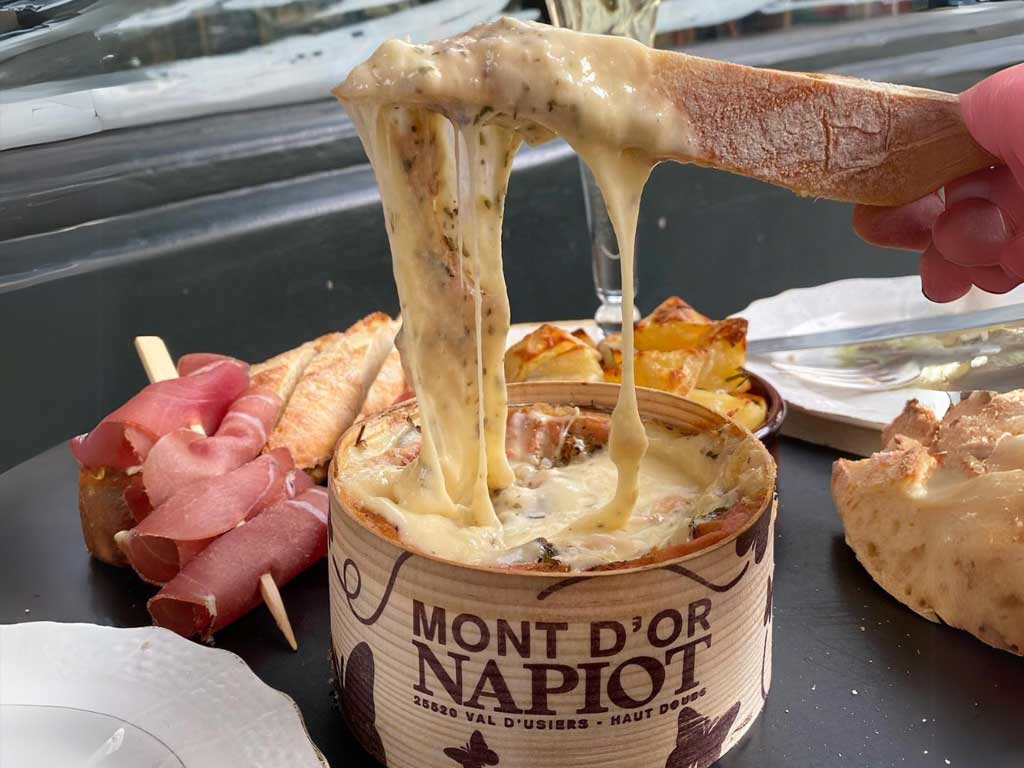 ChampagenFromage_camembertfondue2